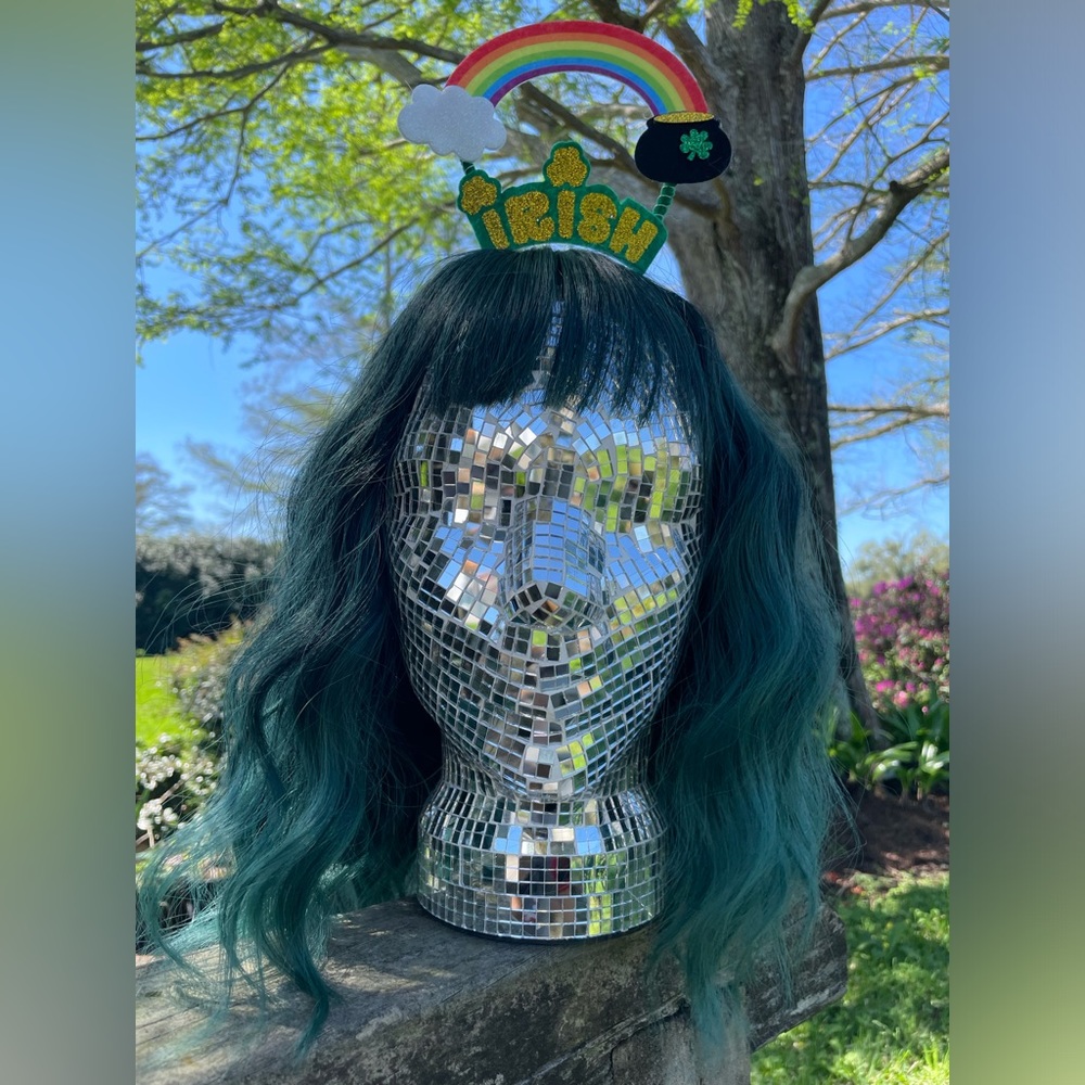 HAIPIS Short Dark Mixed Green Curly Bob Synthetic Wig With Bangs☘️🌈🧑🎤 - Picture 5 of 8